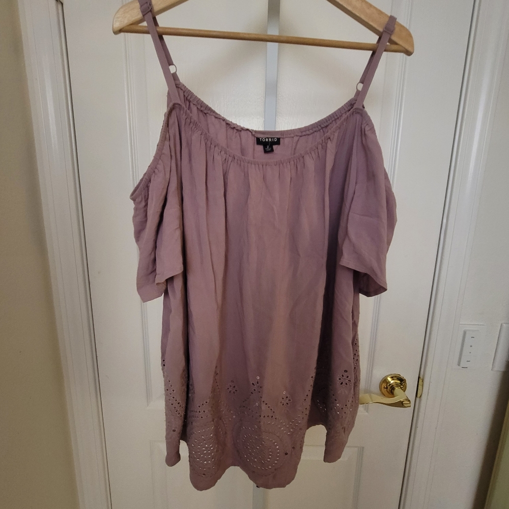 Torrid Cold Shoulder Top Size 2 - Picture 4 of 10